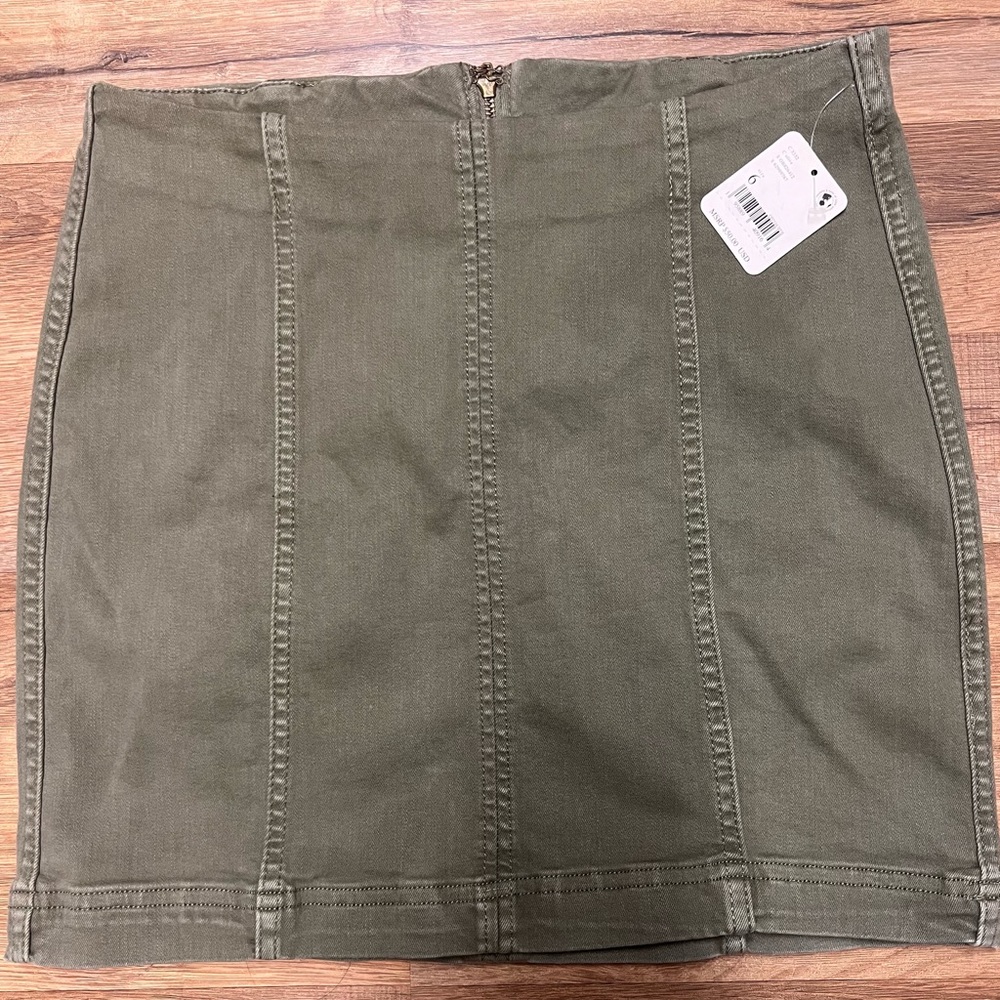 NWT Free People skirt. Size 6